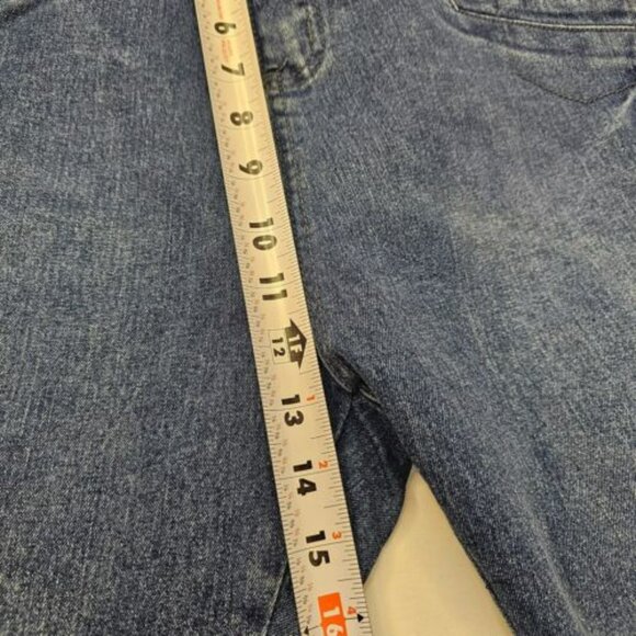 D&R Blue Denim Butt Lifting Women Bermuda Shorts Size 21/22 Faux Pockets - Picture 11 of 12